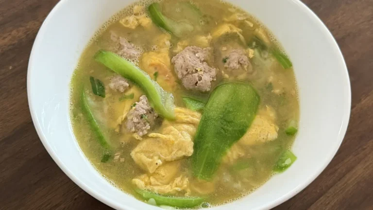Chinese Luffa Meatball Soup - A 15-Minute Home Recipe